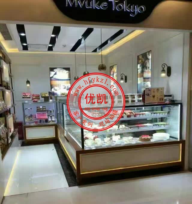 DG-ZJ型帶轉(zhuǎn)角蛋糕柜